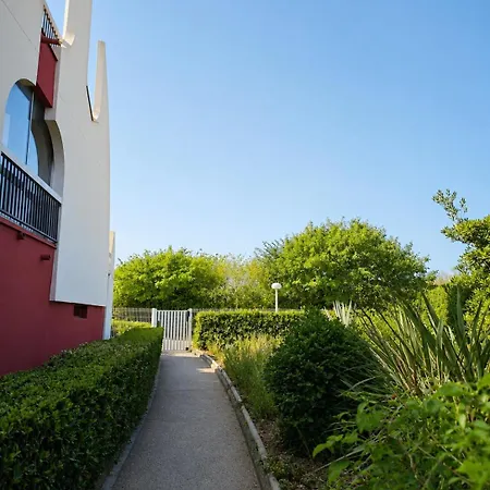 Cozy Air-conditioned With Parking 1 Min Apartment *